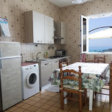 Holiday home Sole Mare - Chiavarello